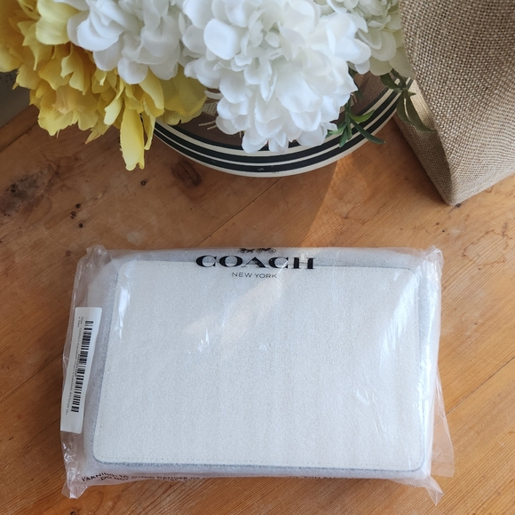 NWT Coach Signature Chain Crossbody Bag in Chalk/Brass - Picture 11 of 15